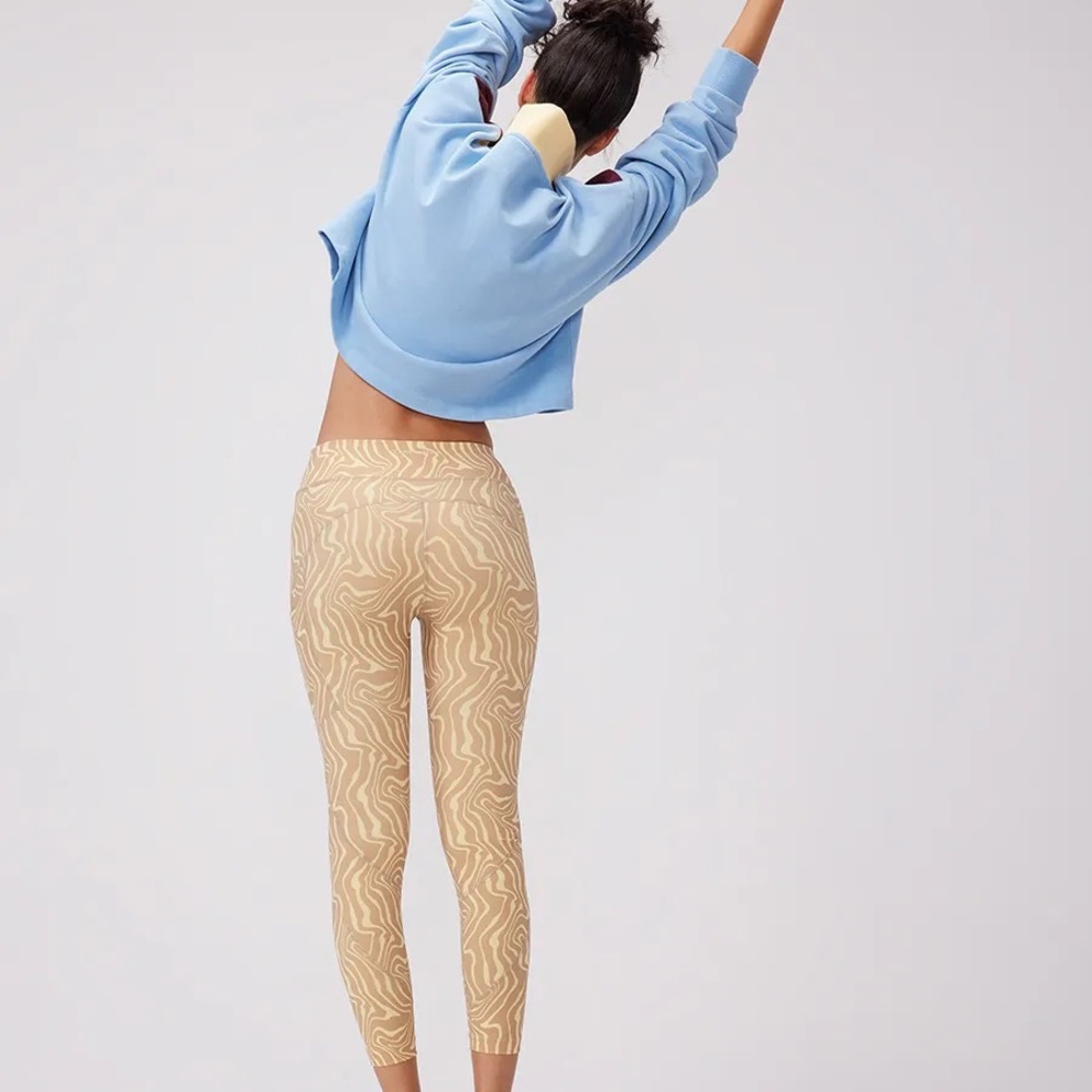 PAMPAS SWIRL ZOOM 7/8 LEGGINGS NWT! NEVER WORN!